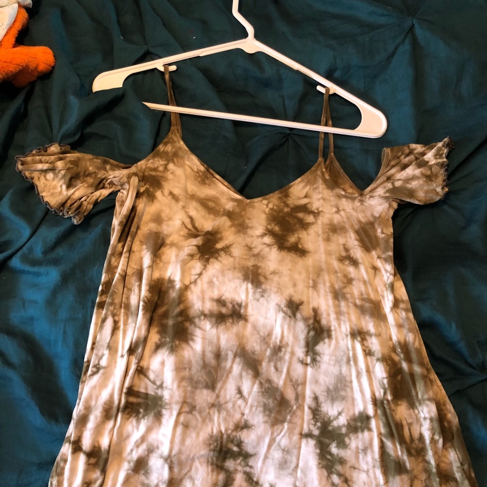 Short sleeve olive green tye dye